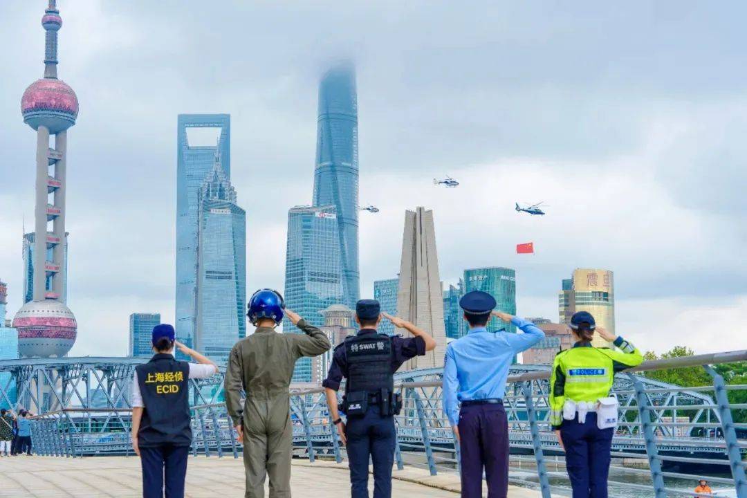 子代扣6分罚5000！隔夜饭吃进ICU！不开火烧可乐鸡翅龙8国际头号玩家沪再添中运量公交！覃海洋成绩被取消！女(图6)